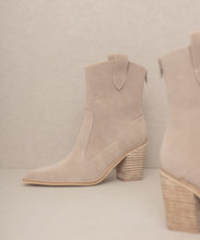 OASIS SOCIETY Tara - Two Paneled Western Boots