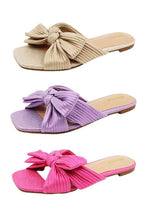 Buzzing Bow Flat Sandals