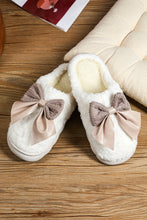 Camel Contrast Bowknot Applique Plush Winter Slippers (Colors May Differ by Batch)