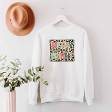 LEOPARD BRIGHT CHRISTMAS GRAPHIC SWEATSHIRT