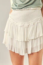 FLOWER TRIM AROUND WAIST SKORT