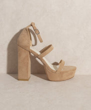 OASIS SOCIETY Raelynn   Suede Platform Heels