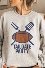 TAILGATE PARTY GRAPHIC SWEATSHIRT