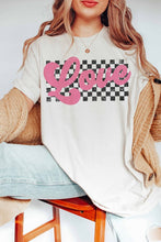 RETRO LOVE CHECKER GRAPHIC TEE