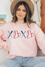 XOXO GRAPHIC SWEATSHIRT